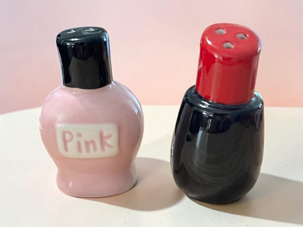 Cracker Barrel Fashion Nail Polish and Lipstick Mini Salt Shaker NWT